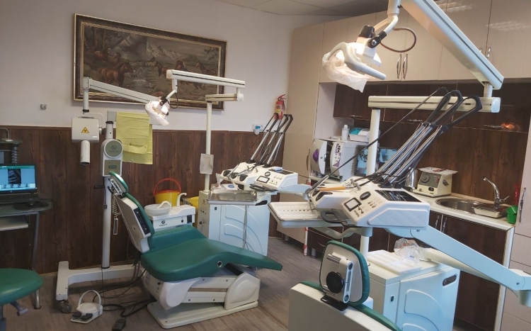 جراح دندان پزشکی دکتر محمدرضا فرخی
